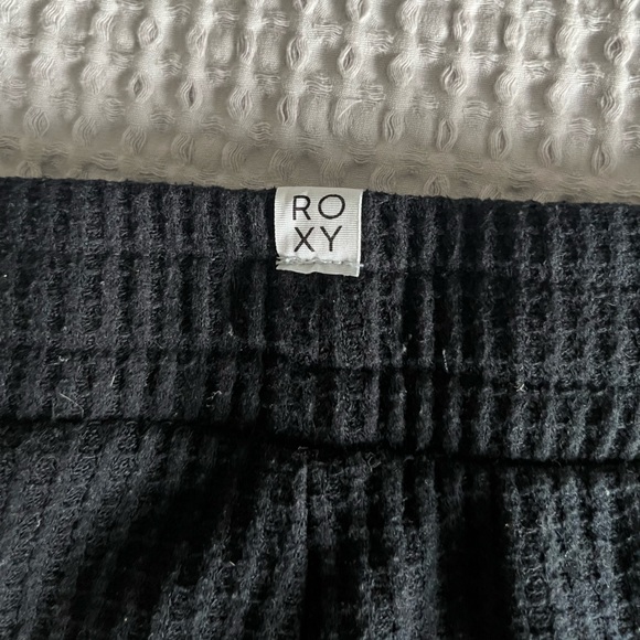 Black Ruffled Waffle Shorts - Picture 4 of 5